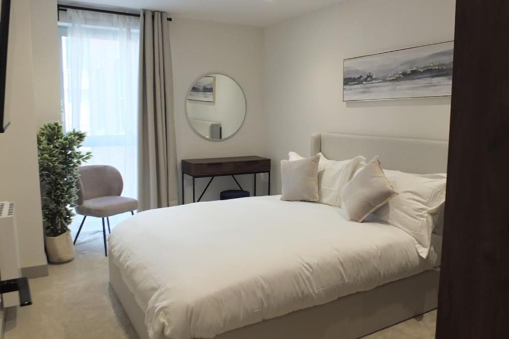 Entire Prestige In Quay - Free Parking, Fast Wifi, Smart Tv & Netflix Apartamento Poole